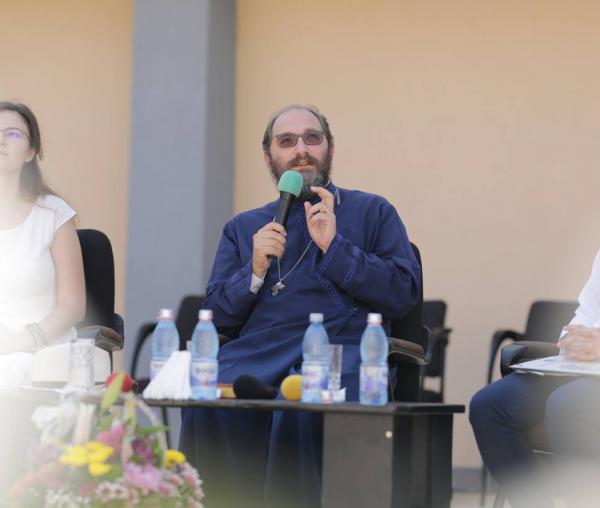 (Video)  Unitate, libertate și responsabilitate în viața tinerilor – Tânărul între esență și aparență – părintele Constantin Necula, ITO Vaslui, 25 august 2018