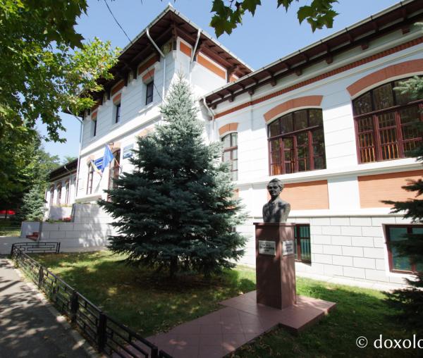 (Foto) Ateliere de comunicare și Marşul Tineretului la Întâlnirea Tinerilor Ortodocși din Vaslui