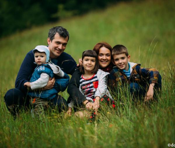 (Video) „Pe măsură ce facem mai mult pentru ceilalți, vom simți tot mai puțin nevoia de plăcere egoistă”