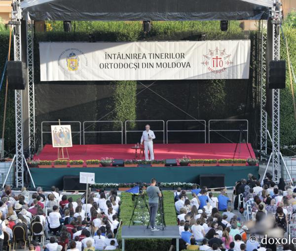 (Foto) Conferința „Despre valorile care unesc un neam”, susținută de Dan Puric la ITOM 2018