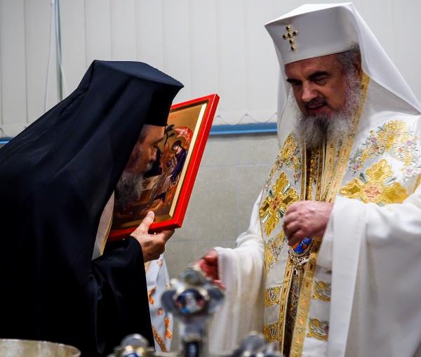 (Foto) Părintele Patriarh Daniel a sfințit Cantina „Sfântul Stelian” a Arhiepiscopiei Sibiului