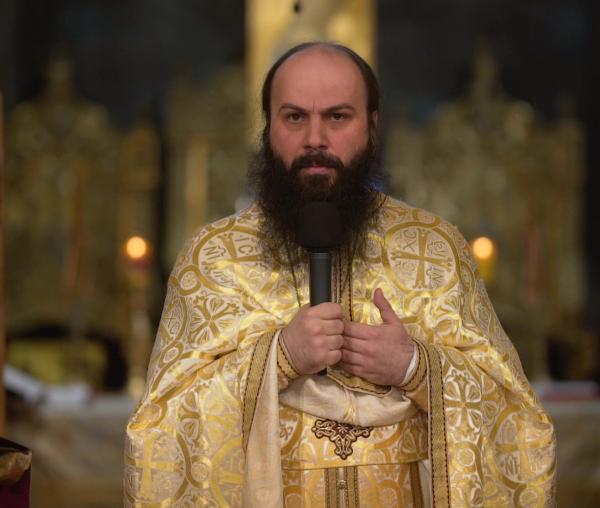 (Video) Mincinoase sunt buzele care spun că familia nu este o temă importantă