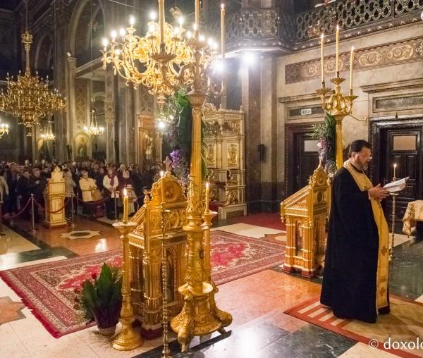 (Foto) Priveghere închinată Sfintei Mucenițe Ecaterina, la Catedrala Mitropolitană din Iași