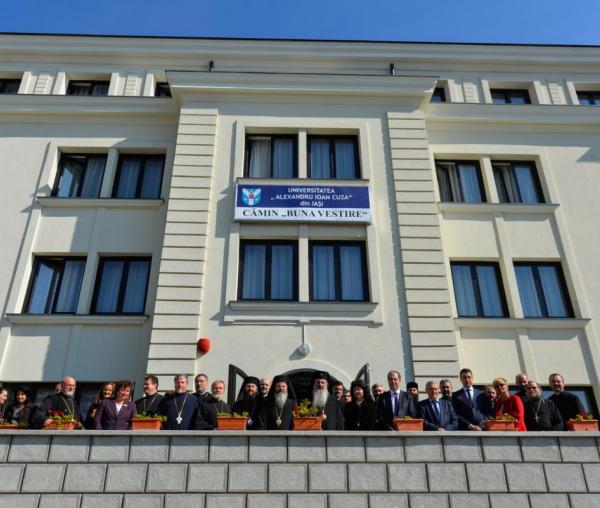 (Video) Binecuvântări arhierești la început de an universitar pentru studenții Facultății de Teologie din Iași