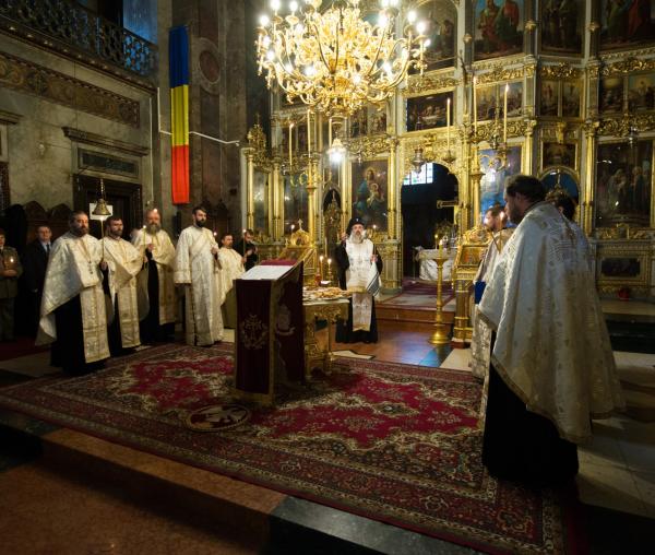 (Foto) Slujba Parastasului pentru făuritorii Unirii Bucovinei cu Regatul României, la Catedrala Mitropolitană din Iași