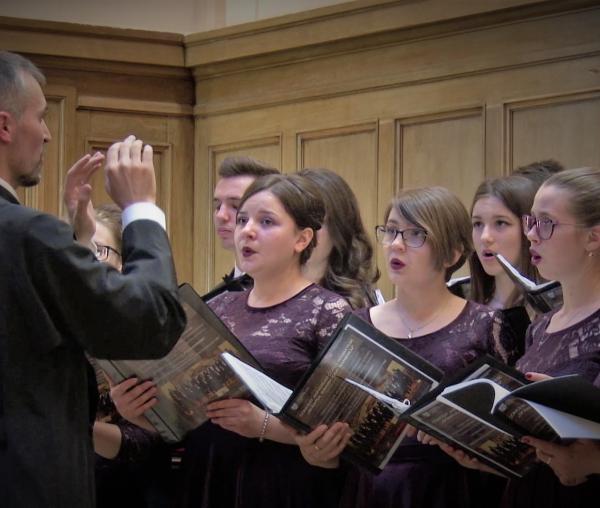 (Video) „Doamne, buzele mele” (de Gavriil Musicescu) – Corala „Universitas”