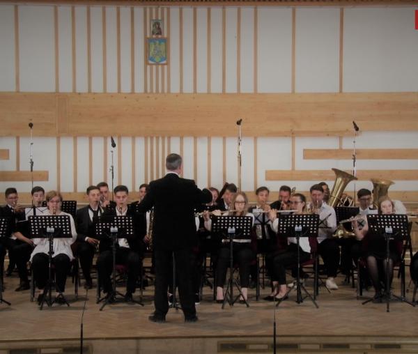(Video) „Trompetele răsună” – Marș regal, muzica Gavriil Musicescu
