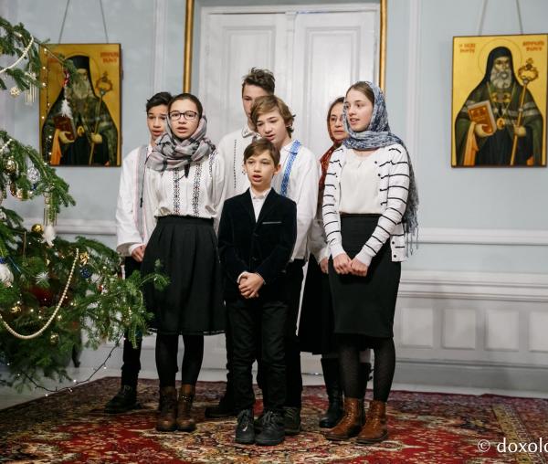 Colindători la Reședința Mitropolitană 2018 – Familia Lungociu