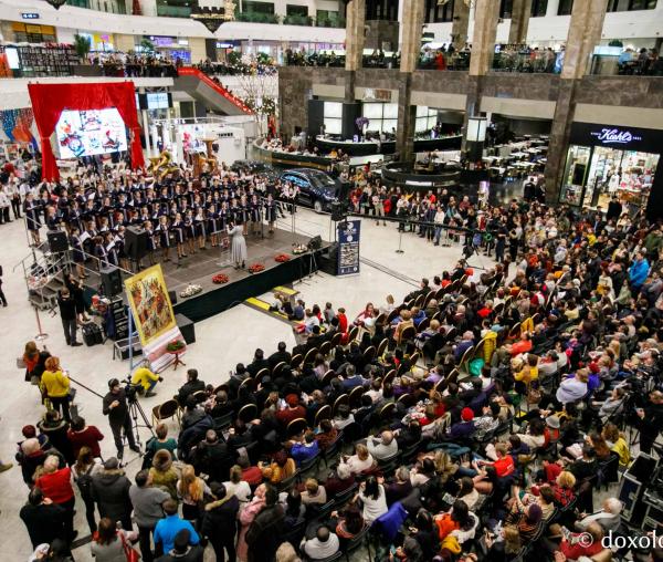 (Foto) Concertul de colinde al Mitropoliei Moldovei și Bucovinei „Colinde la Centenar” - 2018