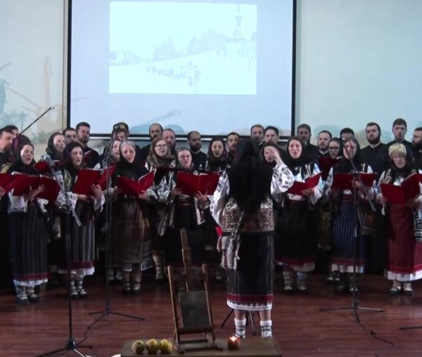 (Video) Corul „Camena” -  „Colindul copiilor în război”