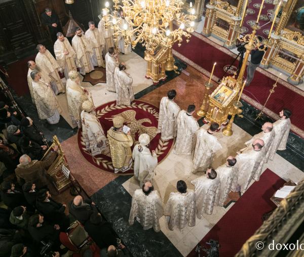 (Foto) Liturghie arhierească în cinstea Sfinților Trei Ierarhi, ocrotitorii învățământului teologic