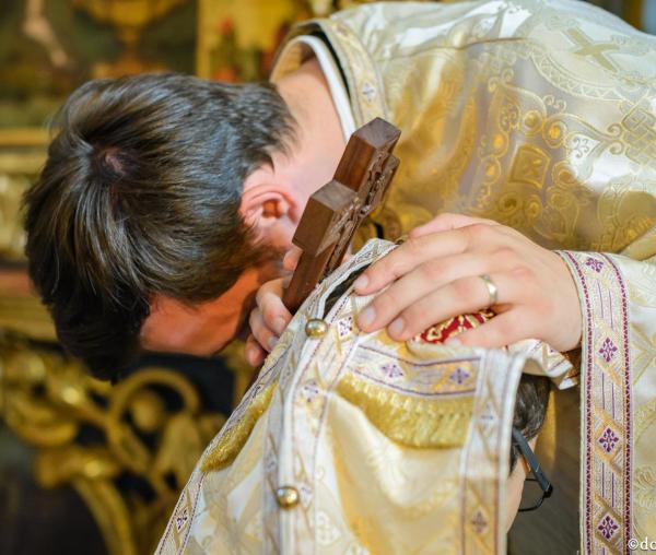 (Video) Găsirea unui canon potrivit este o împreună-lucrare a preotului și a credinciosului