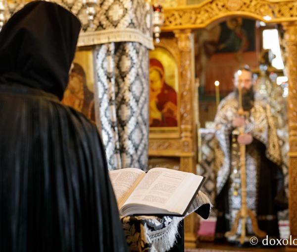 (Foto) Liturghia darurilor mai înainte sfințite la Mănăstirea Paltin