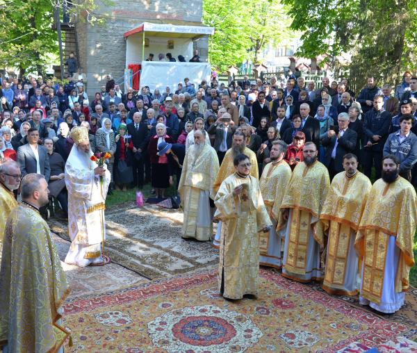 (Video) Sute de credincioși botoșăneni au sărbătorit hramul Bisericii „Sfântul Mare Mucenic Gheorghe”
