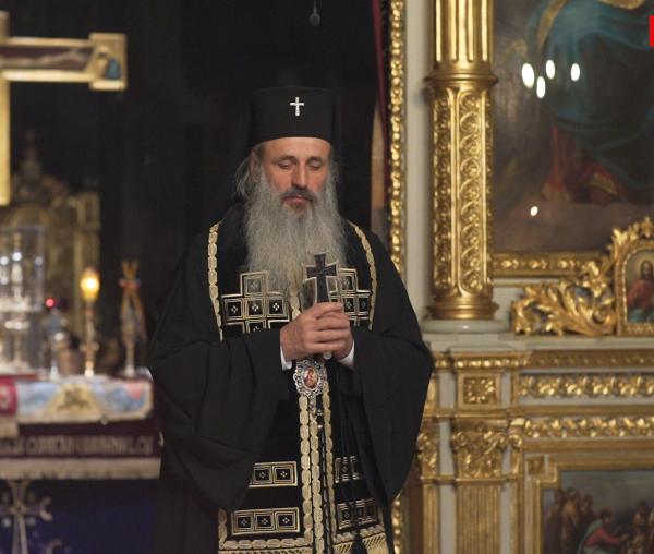 (Video) IPS Teofan: „Hristos a ridicat pe Cruce singurul păcat care le cuprinde pe toate: păcatul neiubirii”