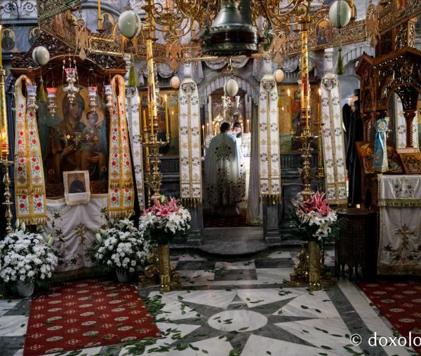 (Foto) Praznicul Izvorul Tămăduirii la Schitul Lacu – Athos