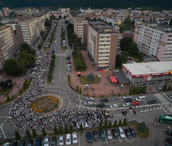 (Video) Procesiunea tradițională de Sânziene la Piatra Neamț