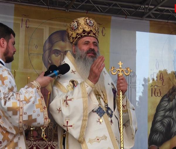 „Cunoașterea lui Dumnezeu îi oferă omului lumina, sensul și adâncimea vieții” - IPS Teofan