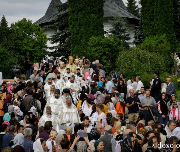 (Foto) „Floarea duhovnicească a Moldovei”, cinstită la Mănăstirea Sihăstria