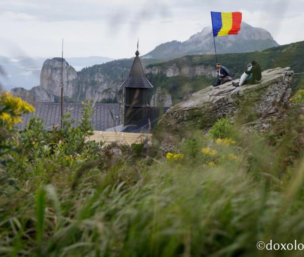 (Video) Praznicul Schimbării la Față a Domnului Hristos la Mănăstirea Ceahlău