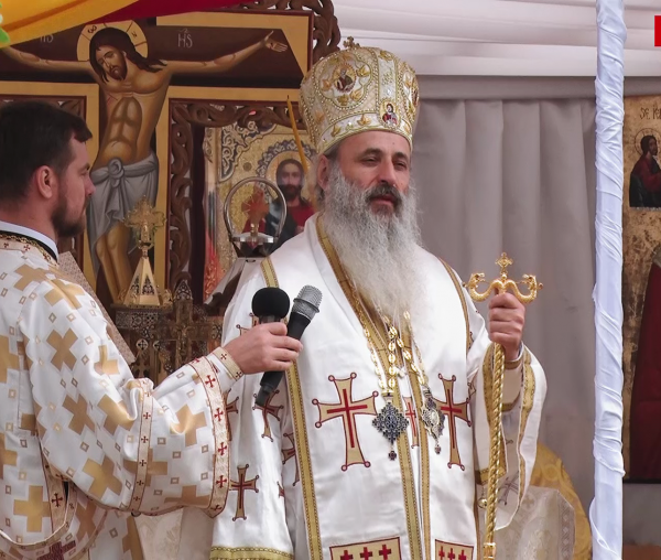 (Video) Prin Dumnezeiasca Liturghie, omul împlinește și trăiește tainele împărăției cerurilor. IPS Teofan