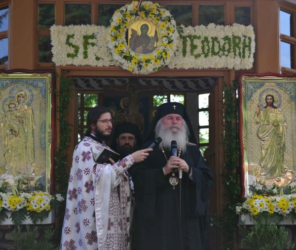 (Video) Înaltpreasfințitul Ioan, Mitropolitul Banatului: „Apostolii s-au împărtășit de lumină, iar noi ne împărtășim cu Trupul și Sângele Domnului”
