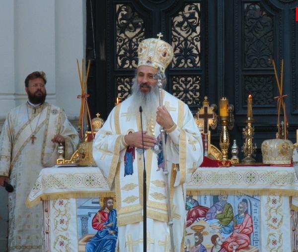 (Video) „Îl rog pe Dumnezeu să fiți urmași ai lui Hristos” - IPS Teofan