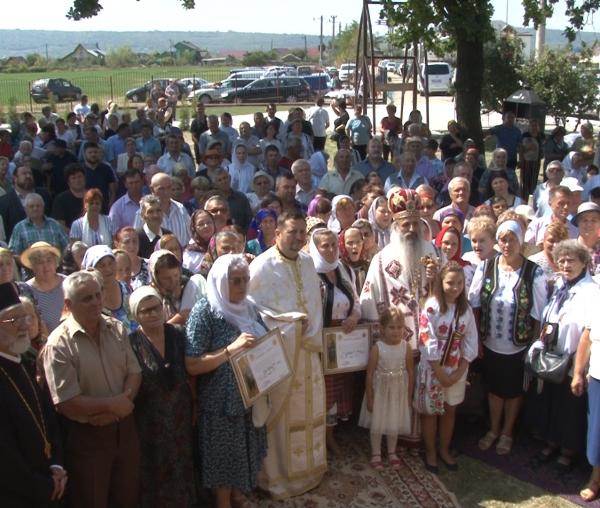 (Video) Biserica „Sfinții Arhangheli” din Sculeni a fost sfințită de IPS Mitropolit Teofan