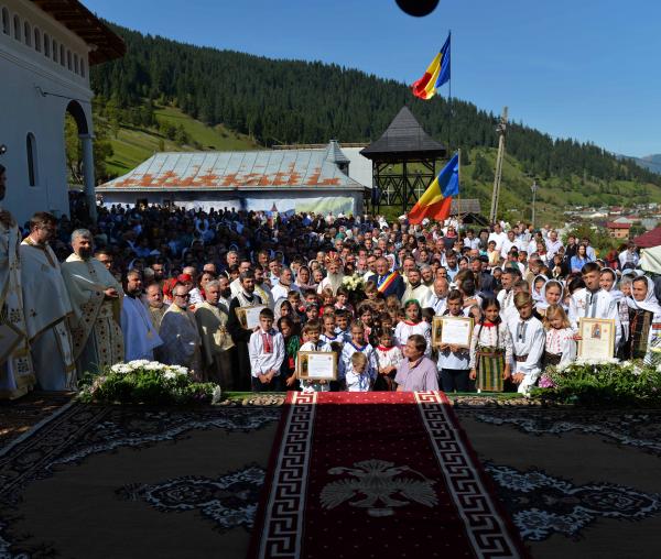 (Video) Sfințirea bisericii din Parohia Soci – Comuna Borca (Neamț)