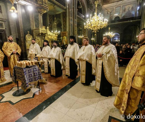 (Foto) Priveghere închinată Sfântului Ierarh Spiridon la Catedrala din Iași – 2019