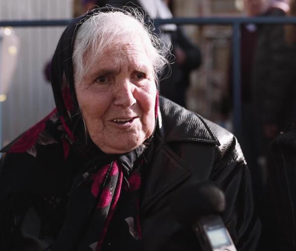 (Video) Două minuni povestite de bunica Adela și o credință puternică în Sfânta Parascheva