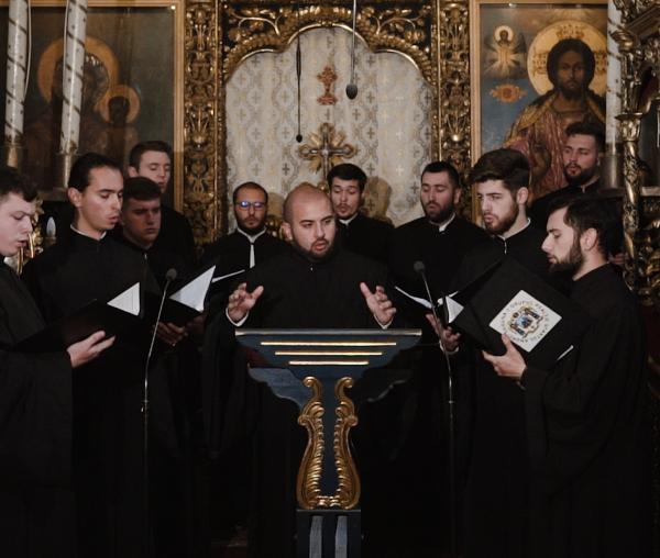(Video) Grupul Psaltic „Andrei Șaguna” din Sibiu - Mărimuri la Intrarea în biserică a Maicii Domnului