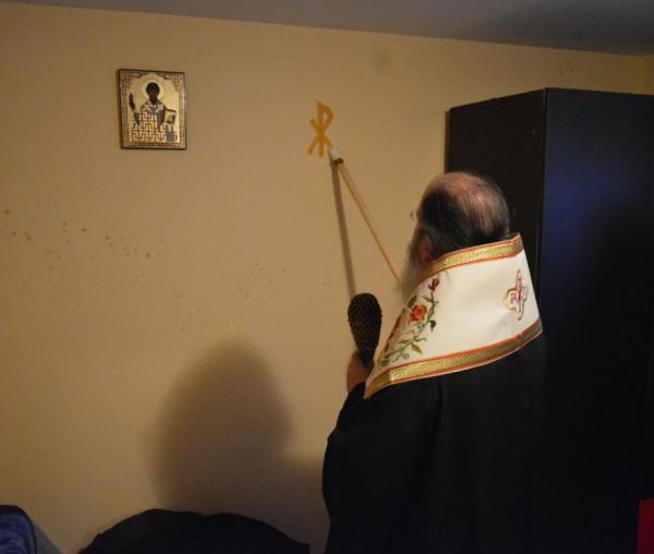 (Video) Casa familiei Olaru, ridicată de voluntarii ASCOR Iași, a fost binecuvântată