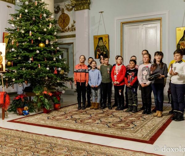 Școala Gimnazială „Petru Anghel” – Colindători la Reședința Mitropolitană 2019
