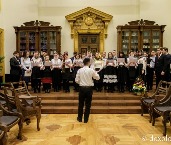 Studenții de la Facultatea de Teologie din Iași, anul III – Colindători la Reședința Mitropolitană 2019