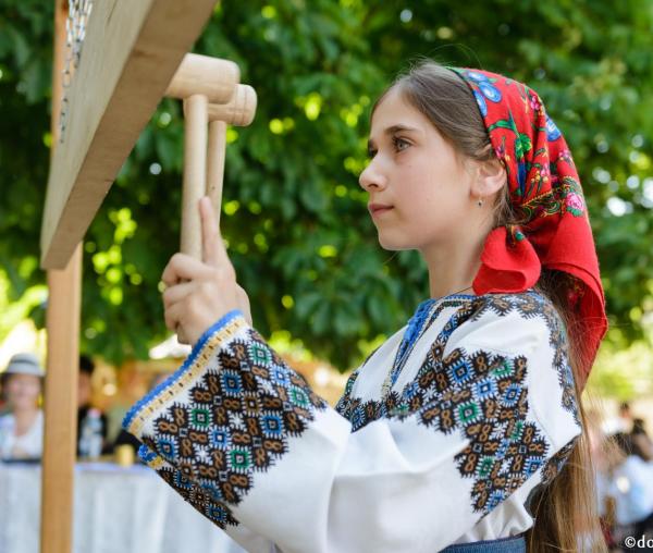 (Audio) „Cum îmi sabotez propria viață comparându-mă cu alții?” – Arhim. Hrisostom Rădășanu