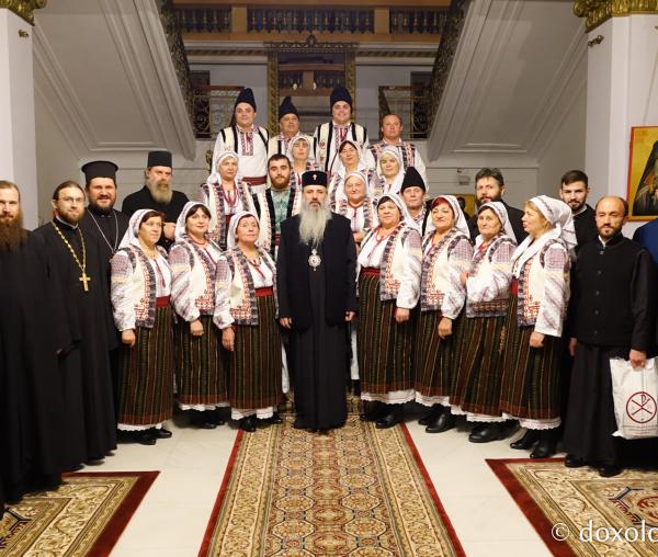Corul de femei „Tărăncuțele” și Corul preoțesc „Filoteus” din Protopopiatul Ungheni, Basarabia – Colindători la Reședința Mitropolitană 2019