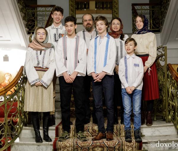 Familia Lungociu – Colindători la Reședința Mitropolitană 2019