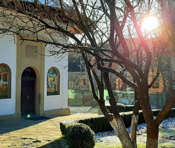 (Foto) Mănăstirea Sihăstria la început de iarnă