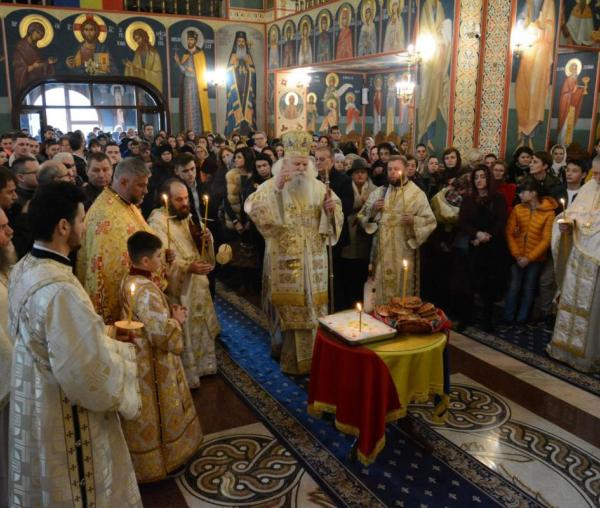 (Video) Slujire arhierească la Biserica „Sfântul Iulian din Tars”