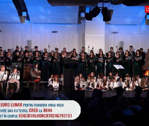(Video) „Slobozî-ne gazdă-n casă” – Corala „Universitas”
