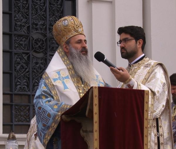 (Video) IPS Teofan: „Aceasta este semnificația botezului: arătarea slavei lui Dumnezeu la râul Iordan!”