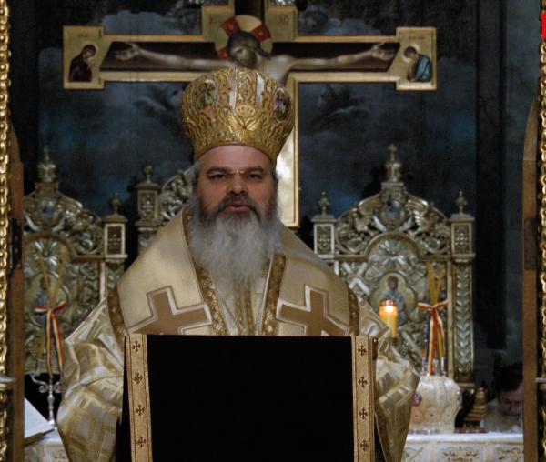 (Video) „De la Sfinți Trei Ierarhi învățăm să nu ne lăsăm acaparați de funcții și de trufia lumii” – PS Ignatie