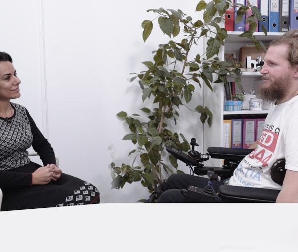 (Video) Lecție de viață – un interviu cu Mihai Neșu despre curajul de a duce povestea mai departe