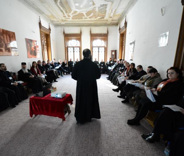 (Video) Mentorii seminariilor teologice din Arhiepiscopia Iașilor s-au întâlnit la Miclăușeni