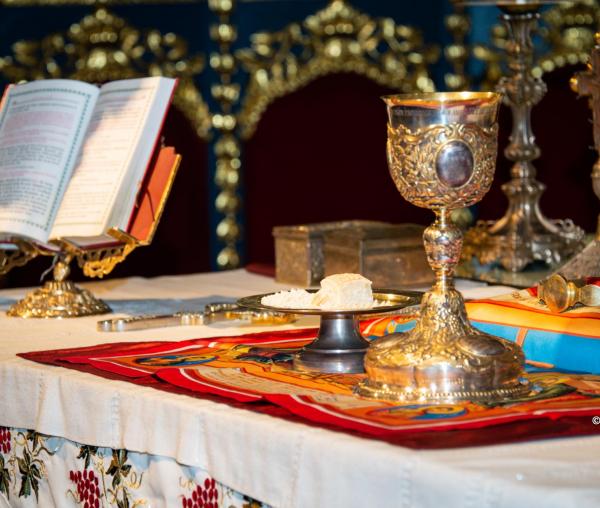 (Video) „Este important ca Liturghia să nu înceteze” – Părintele Răzvan Ionescu