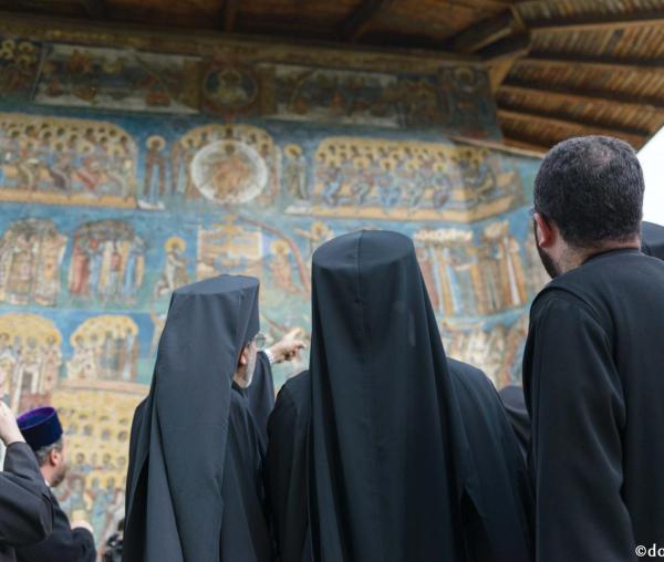 (Audio) „Cel ce trăiește cunoscând pe Domnul nu se teme de răul din jurul lui” ‒ Arhim. Nichifor Horia
