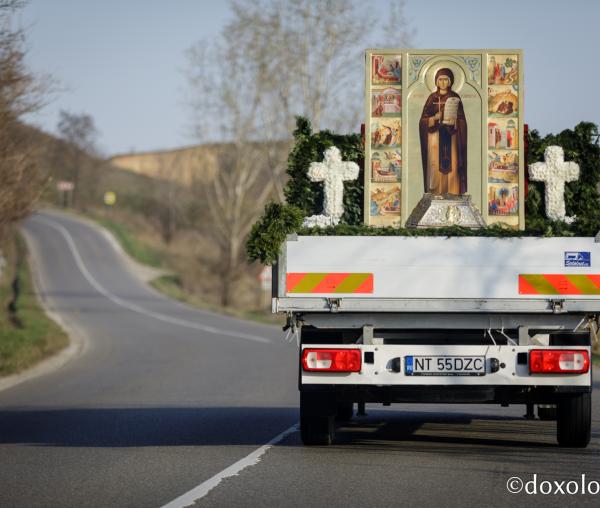(Foto) Sfânta Parascheva și-a vizitat închinătorii