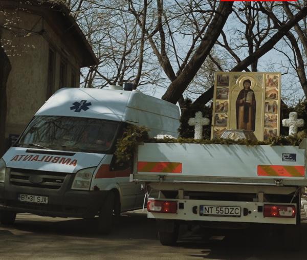 (Video) Sfânta Cuvioasă Parascheva a binecuvântat credincioșii din Moldova