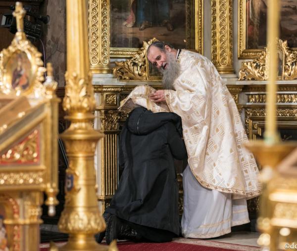 Video) Cum să ne spovedim și să ne împărtășim dacă bisericile sunt închise în această perioadă? – Părintele Ciprian Negreanu
